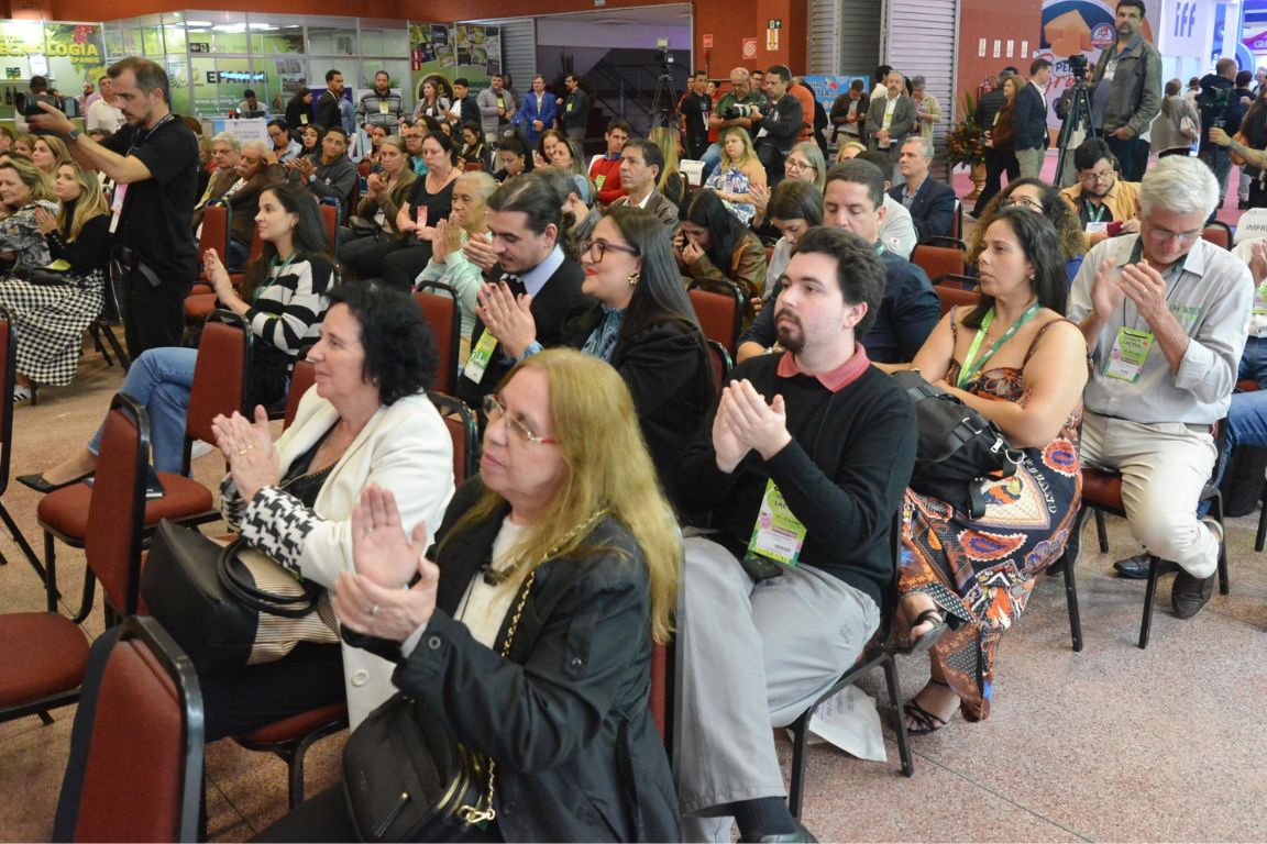 minas-lactea-promove-conhecimento-cientifico-e-difusao-de-novas-tecnologias